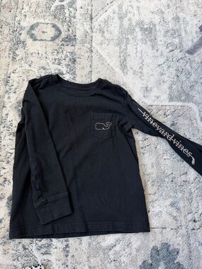 Vineyard Vines Kids Black Long-Sleeve Pocket Tee with Whale Logo